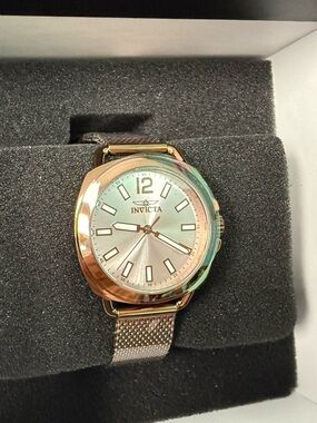 Invicta Rose Gold and Silver Mesh Bracelet Watch